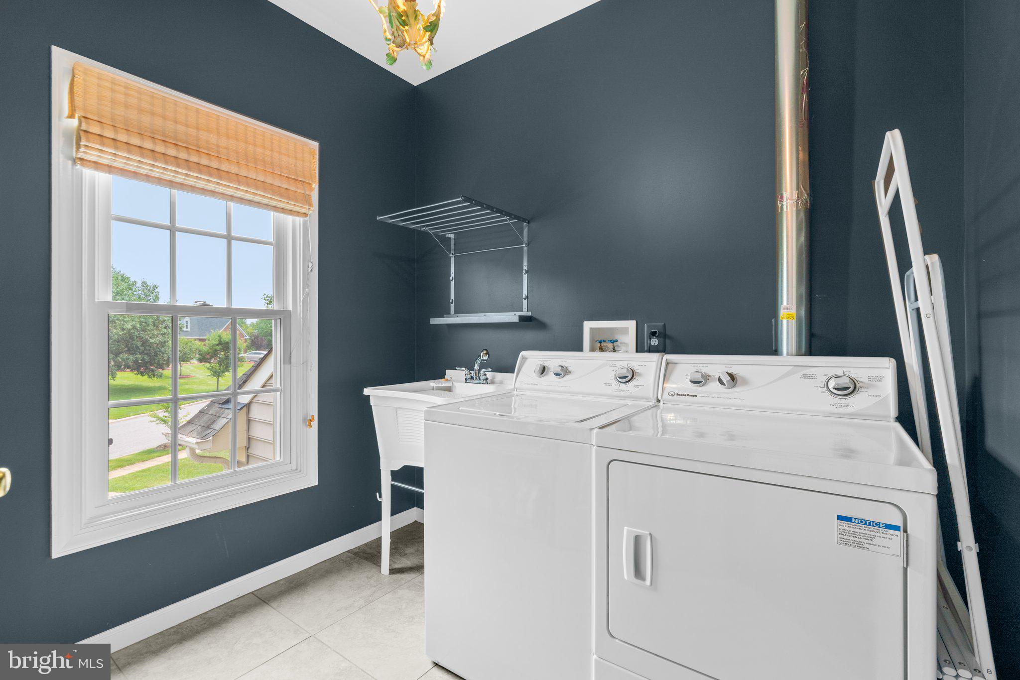 CRESTWOOD - Residential