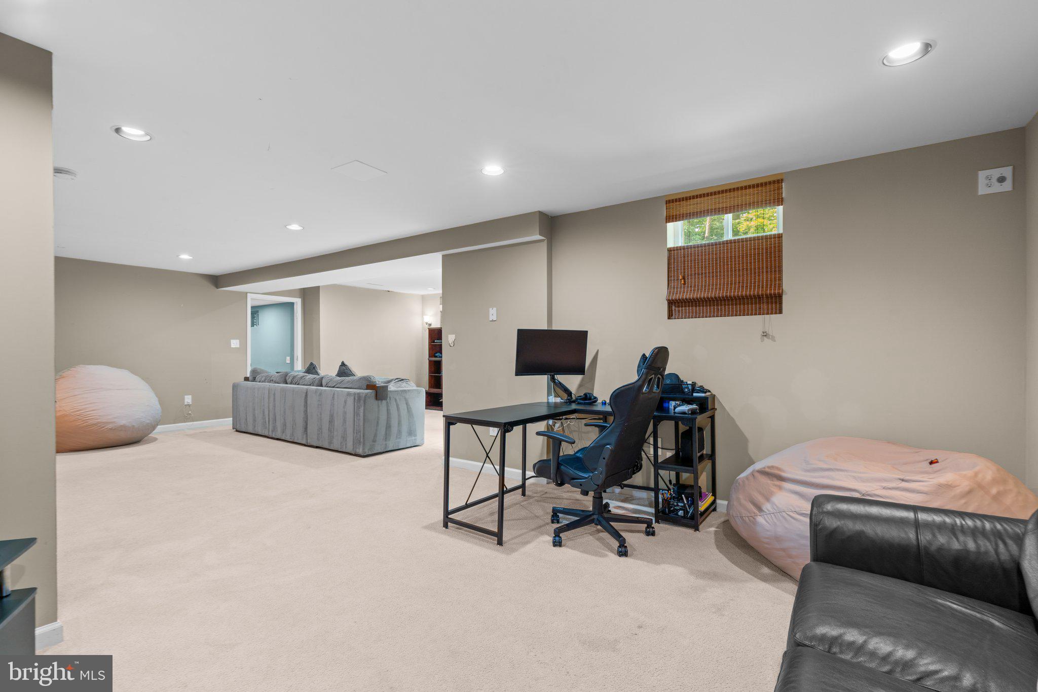 CRESTWOOD - Residential