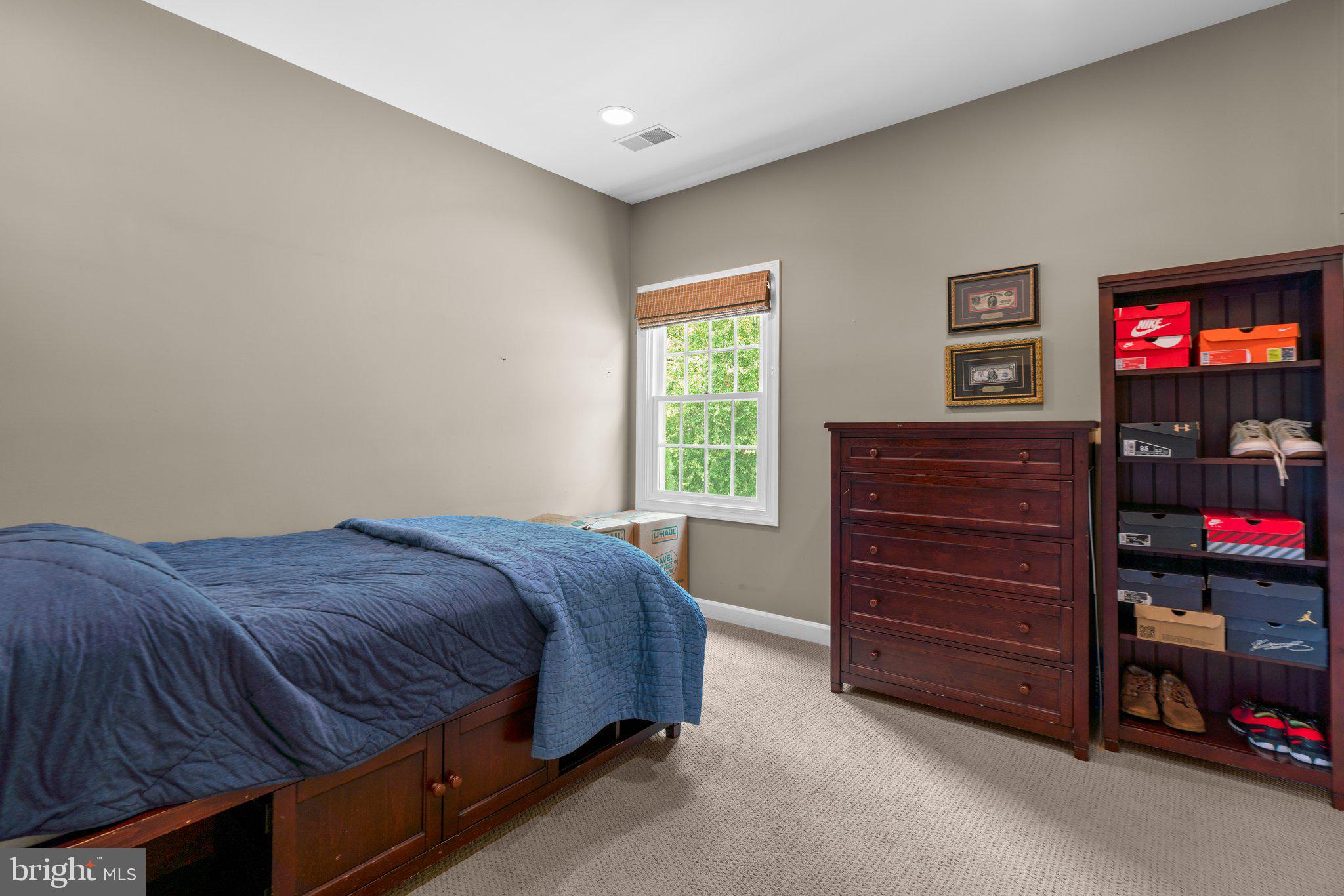 CRESTWOOD - Residential