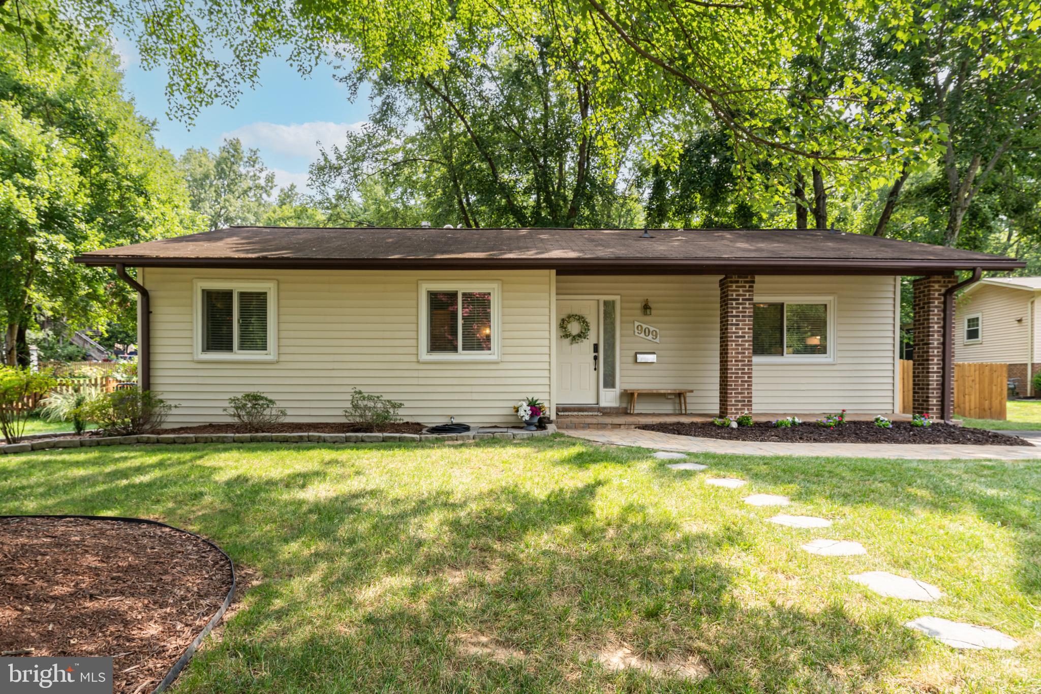 909 MCDANIEL COURT