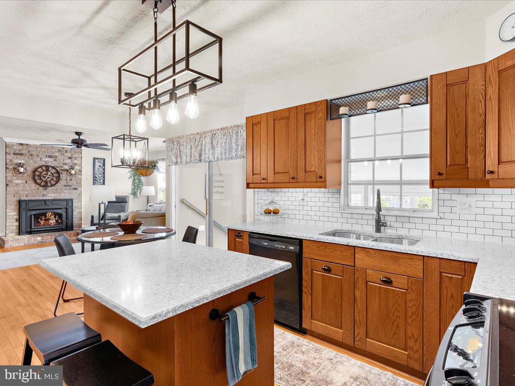 BRENTWOOD PARK - Residential