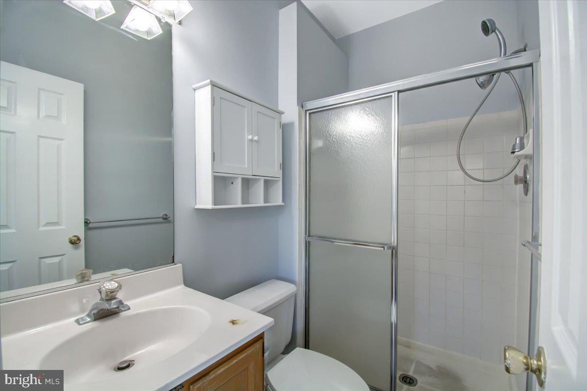 SEVEN OAKS - Residential Lease