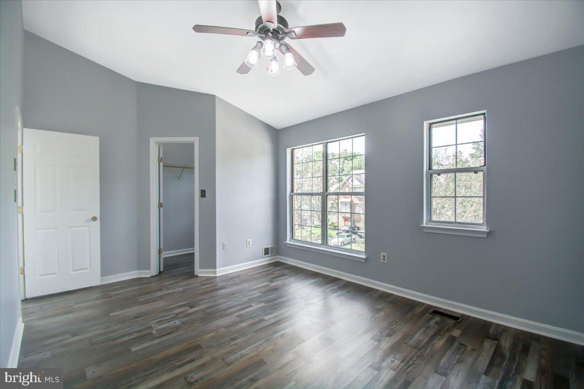 SEVEN OAKS - Residential Lease