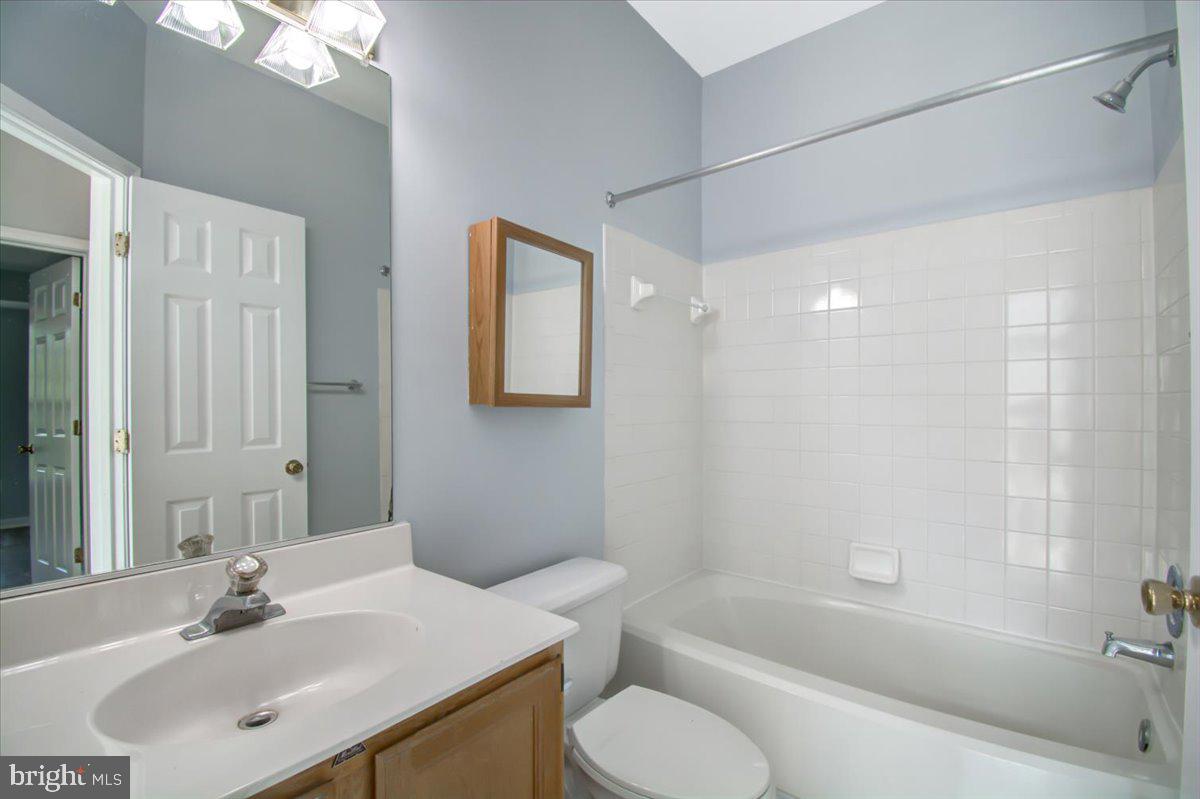 SEVEN OAKS - Residential Lease