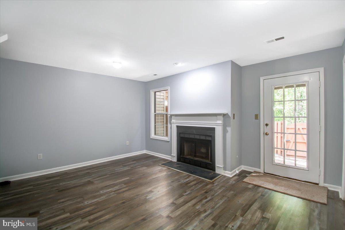 SEVEN OAKS - Residential Lease