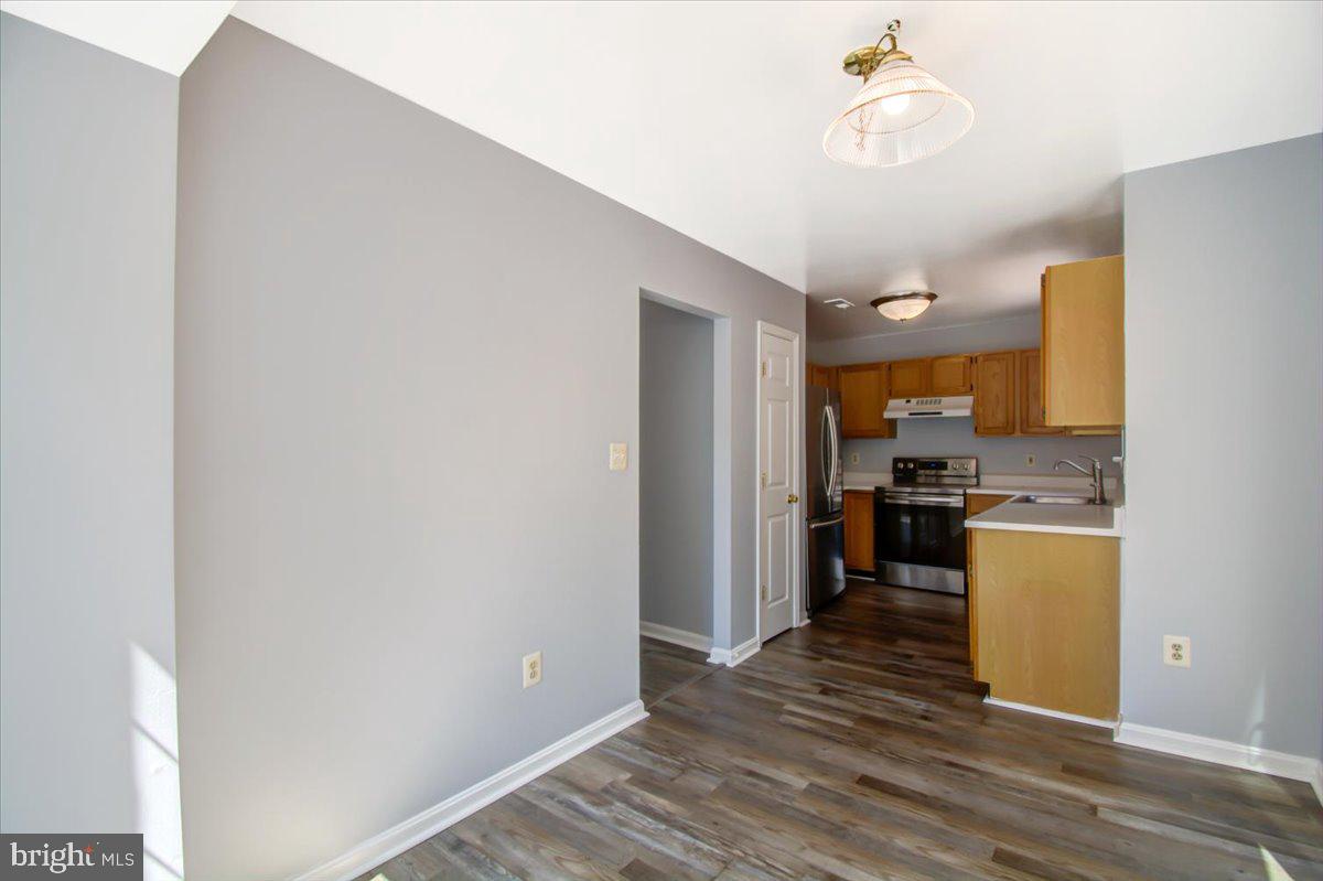 SEVEN OAKS - Residential Lease