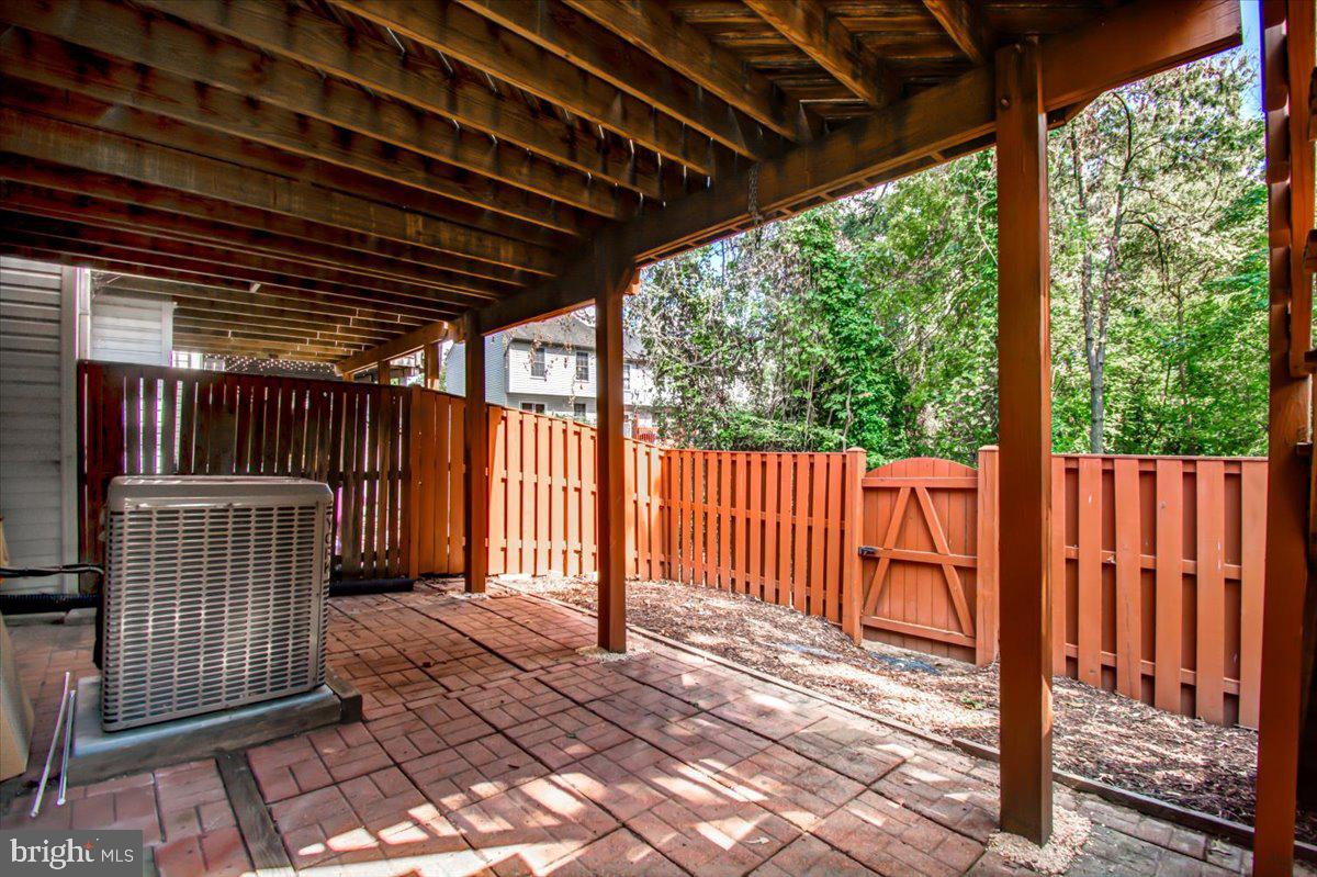 SEVEN OAKS - Residential Lease