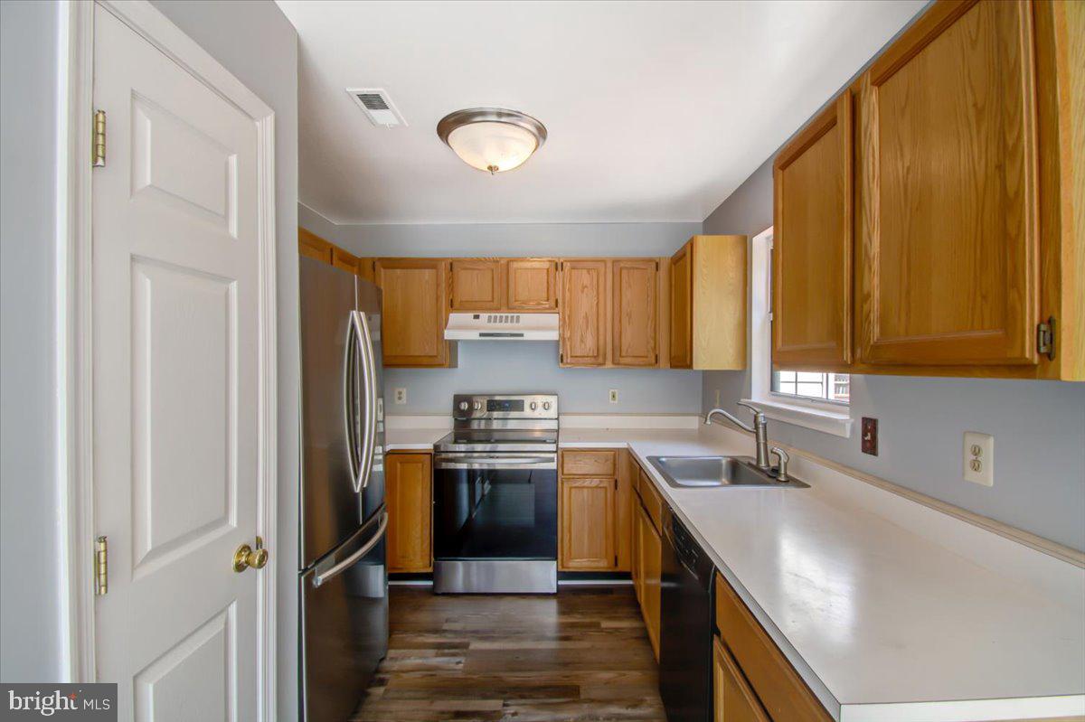 SEVEN OAKS - Residential Lease