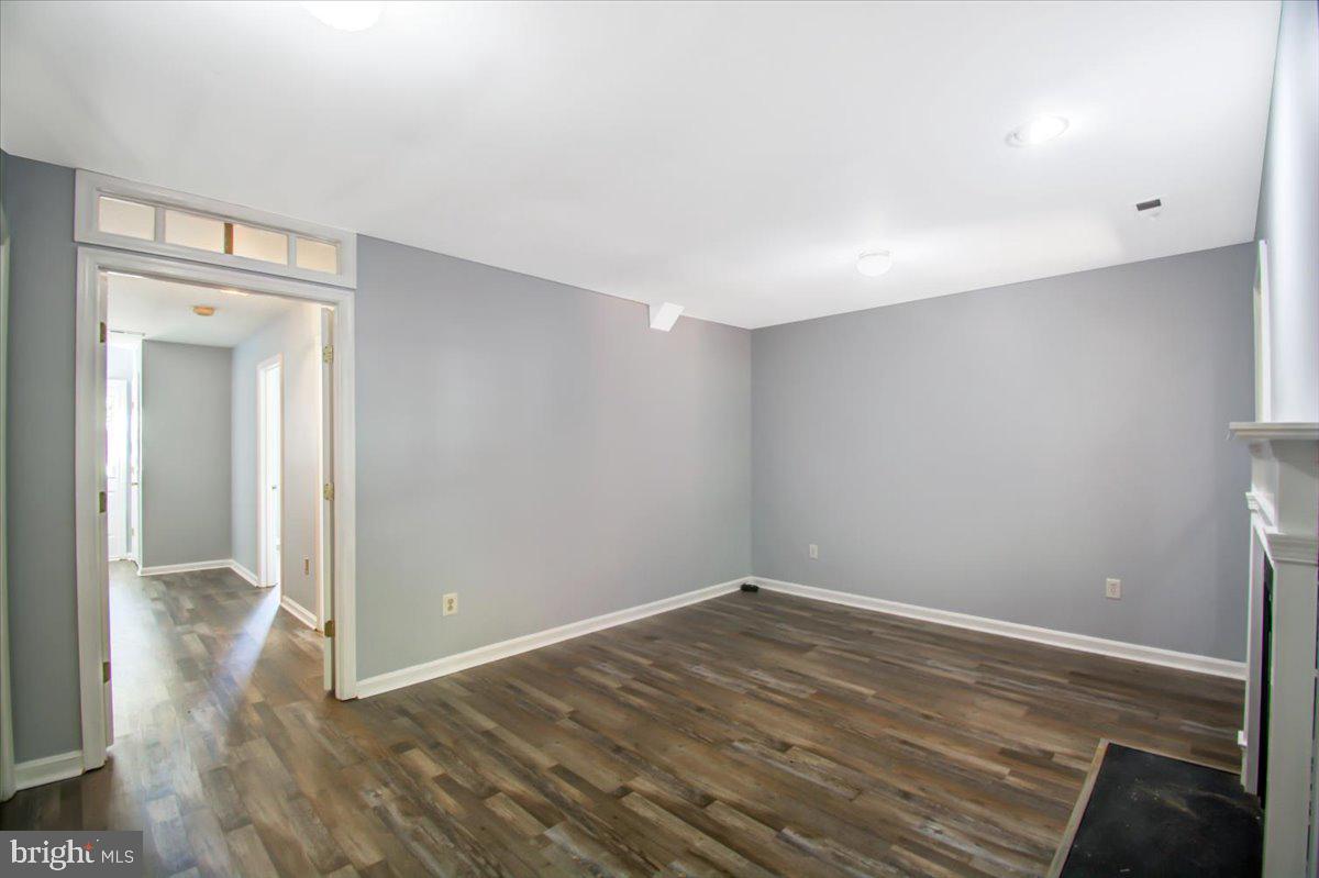 SEVEN OAKS - Residential Lease