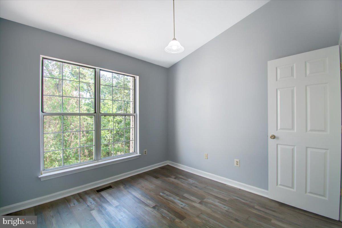 SEVEN OAKS - Residential Lease