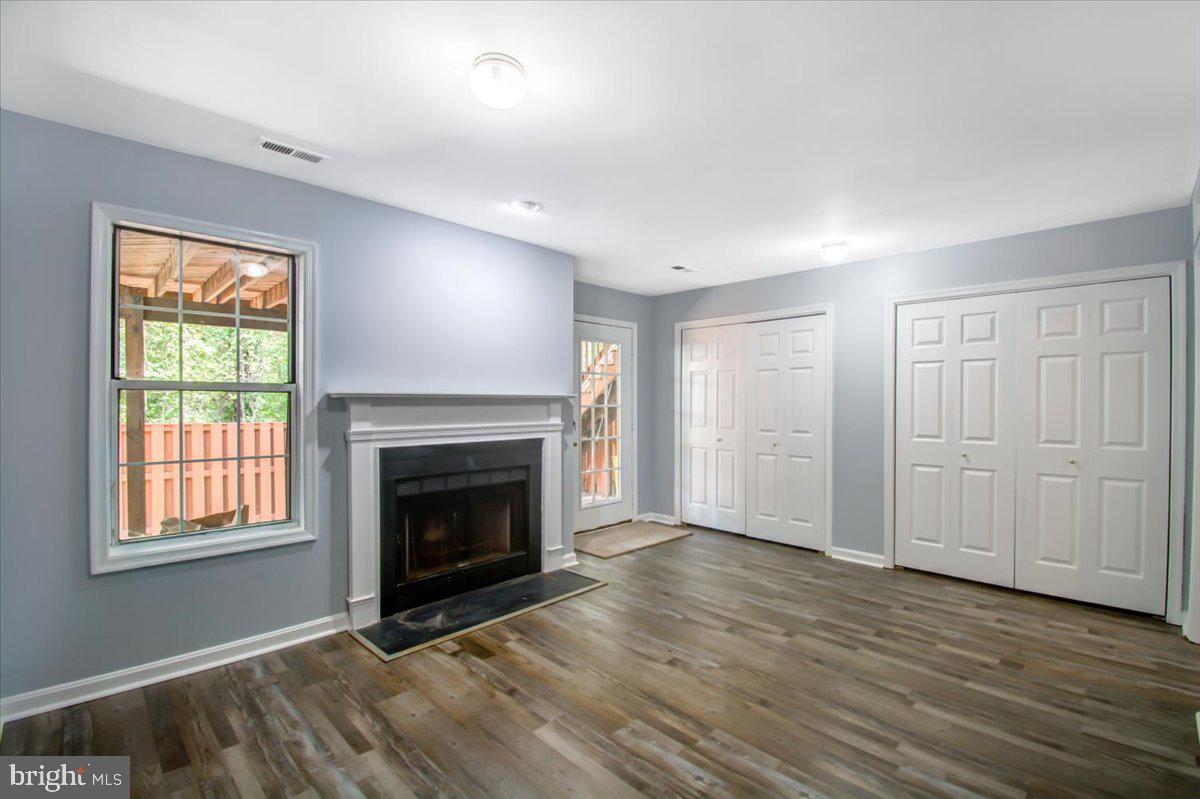 SEVEN OAKS - Residential Lease