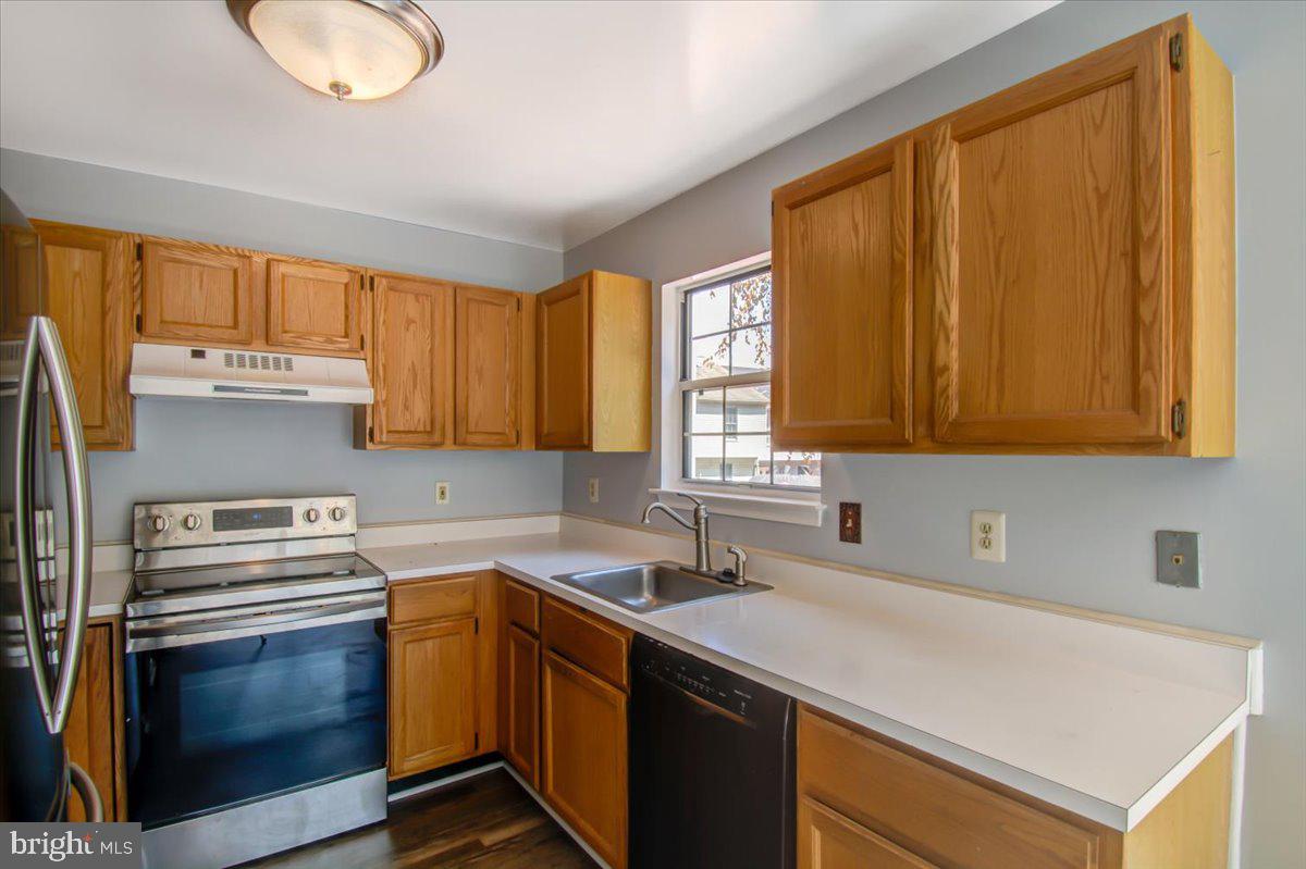 SEVEN OAKS - Residential Lease