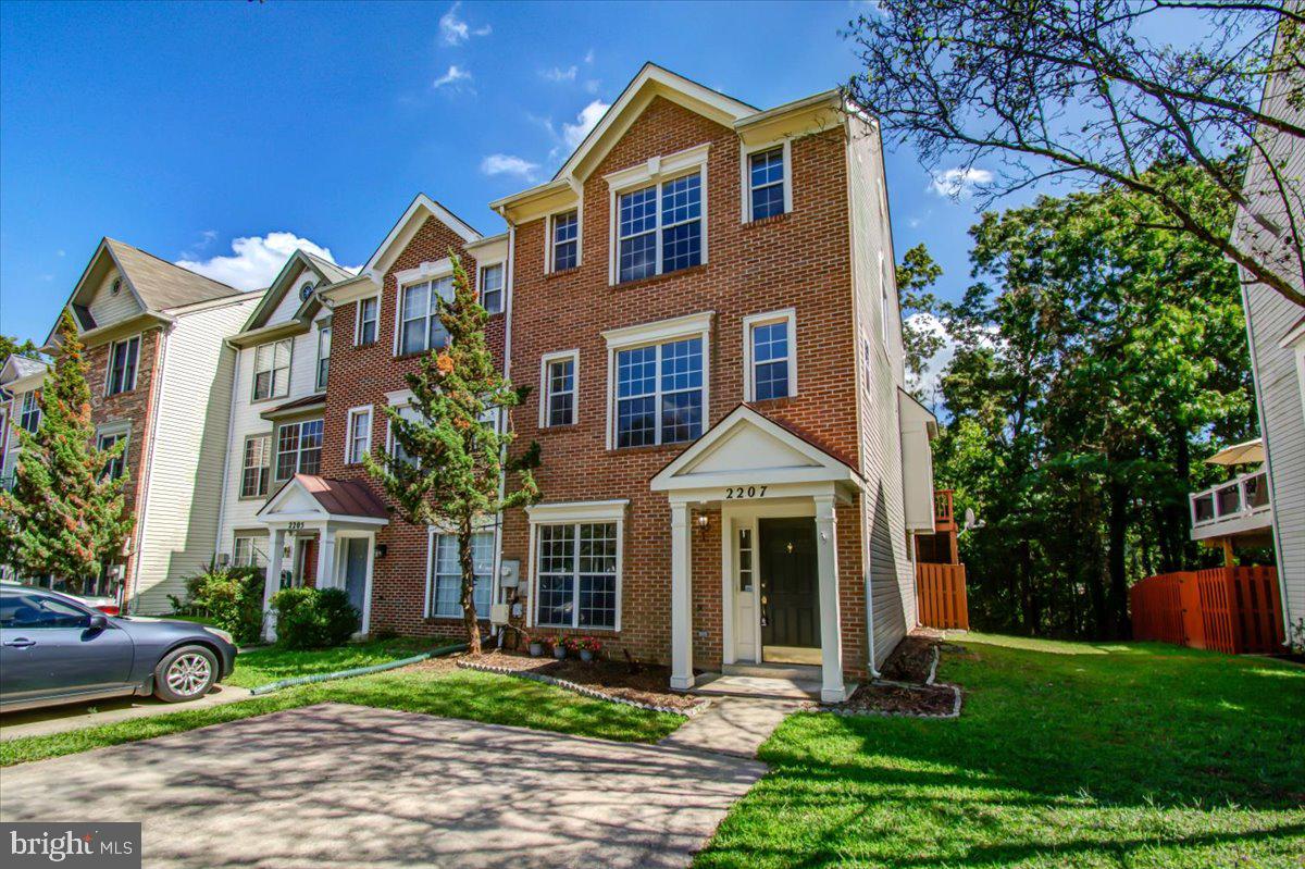 SEVEN OAKS - Residential Lease