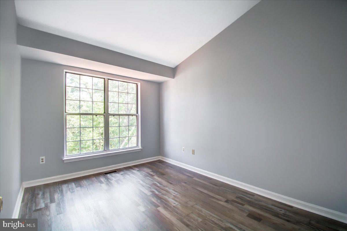 SEVEN OAKS - Residential Lease