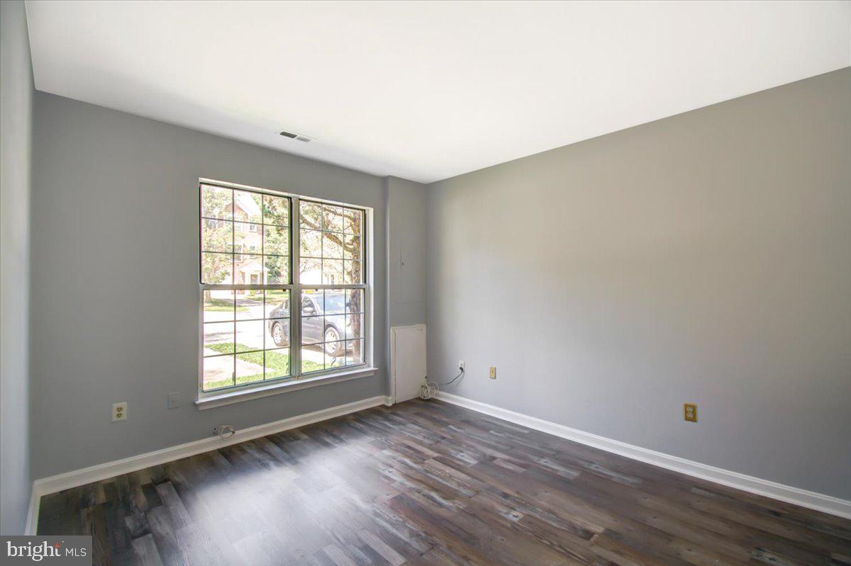 SEVEN OAKS - Residential Lease