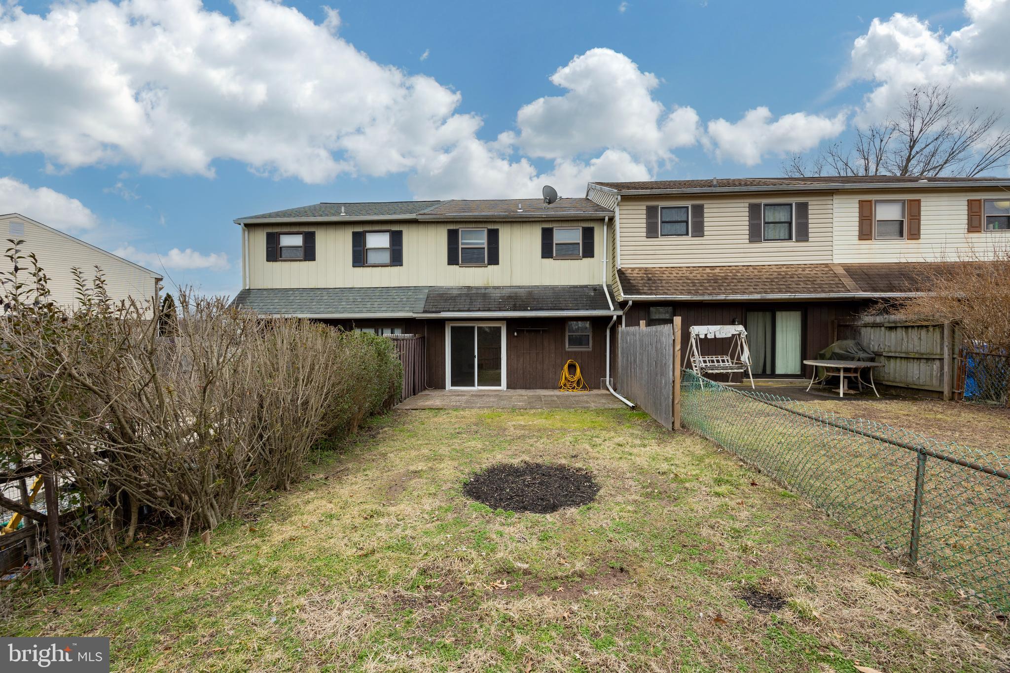 ORCHARD COURTS - Residential Lease