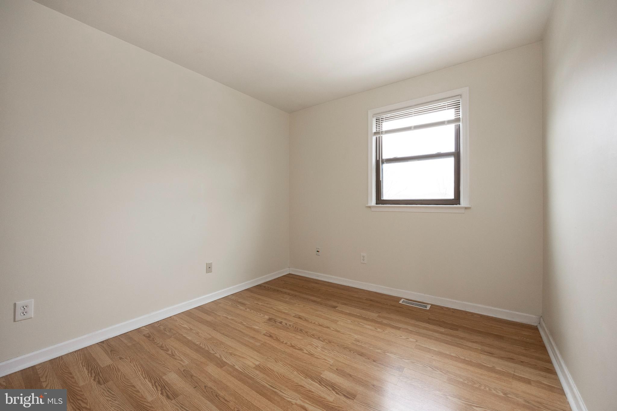 ORCHARD COURTS - Residential Lease