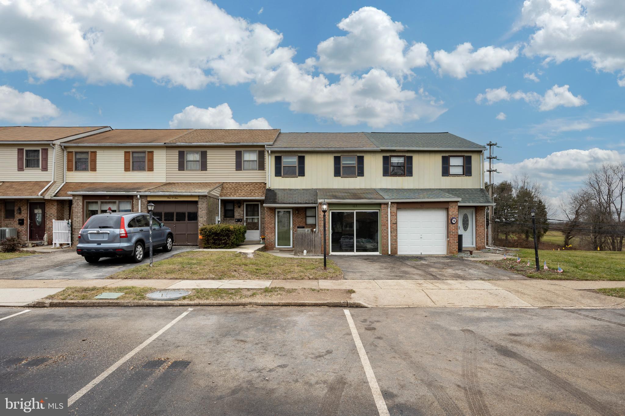 ORCHARD COURTS - Residential Lease