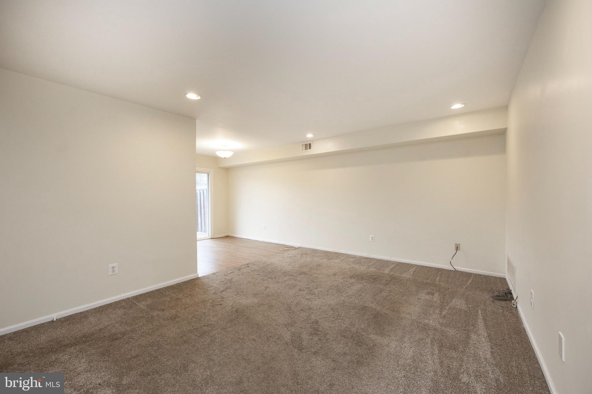 ORCHARD COURTS - Residential Lease