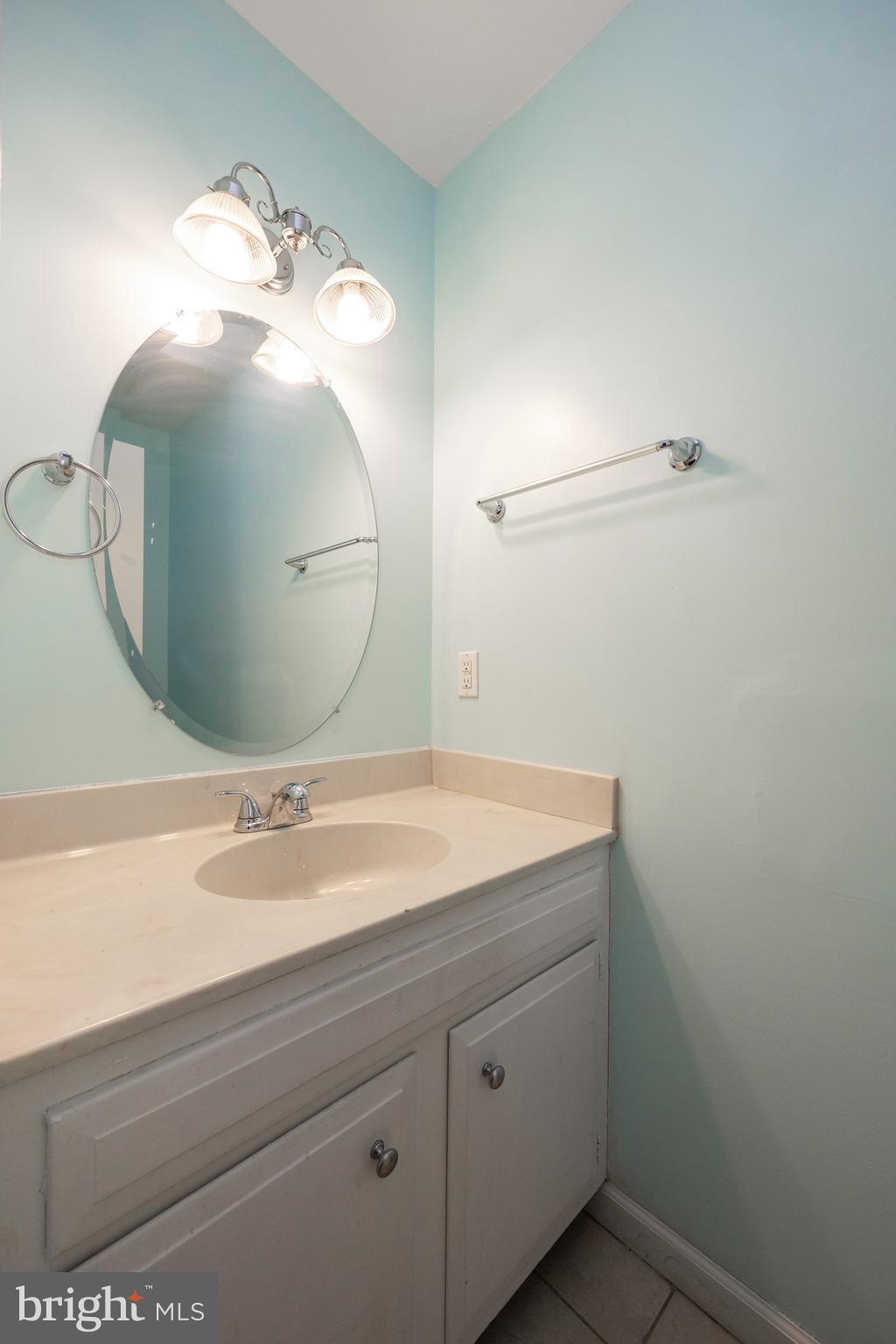 ORCHARD COURTS - Residential Lease