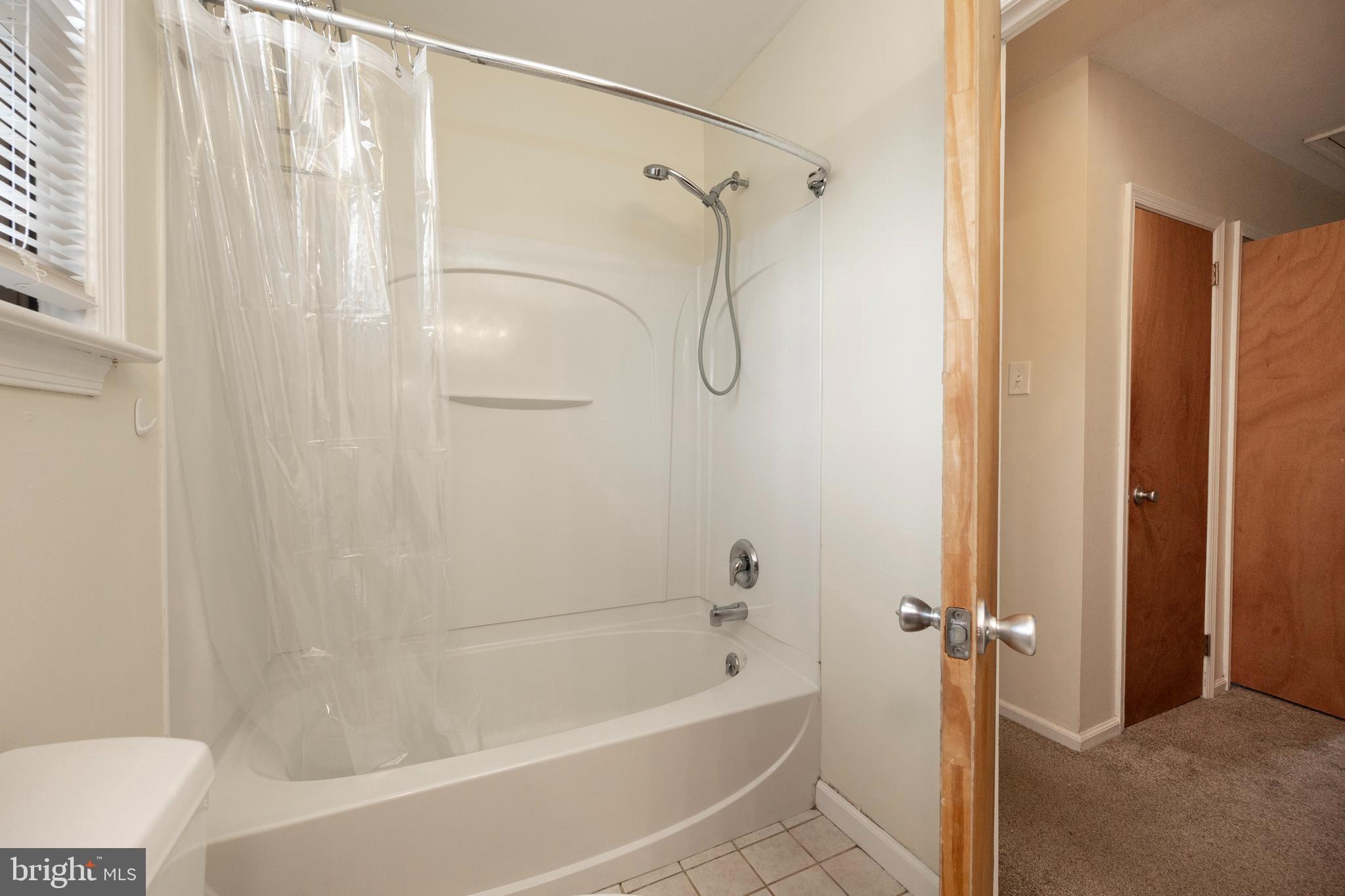 ORCHARD COURTS - Residential Lease