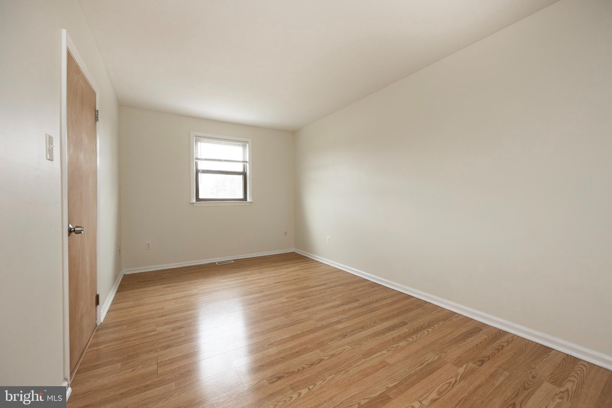 ORCHARD COURTS - Residential Lease