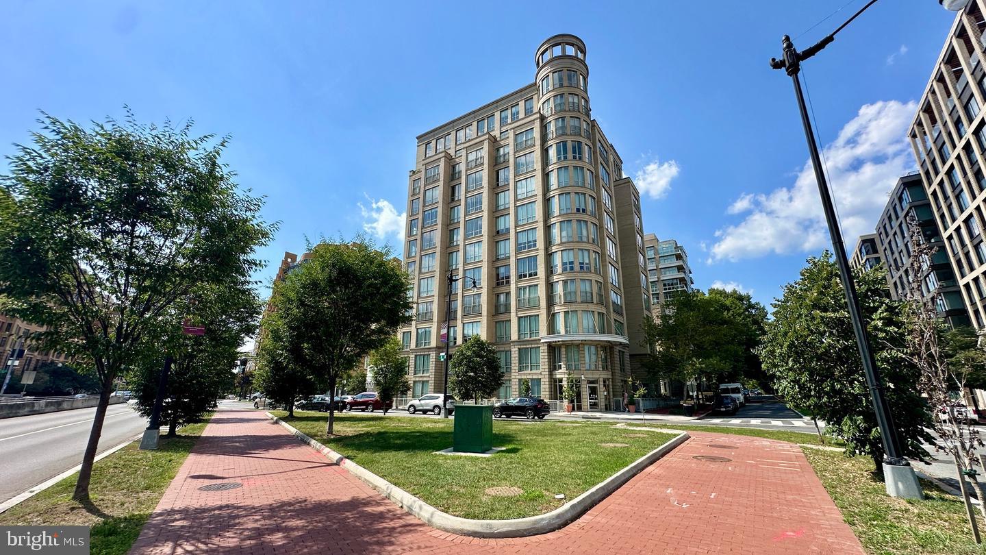 301 MASSACHUSETTS AVENUE NW 902