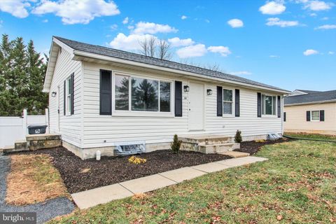 39 ELK DRIVE HANOVER PA 17331
