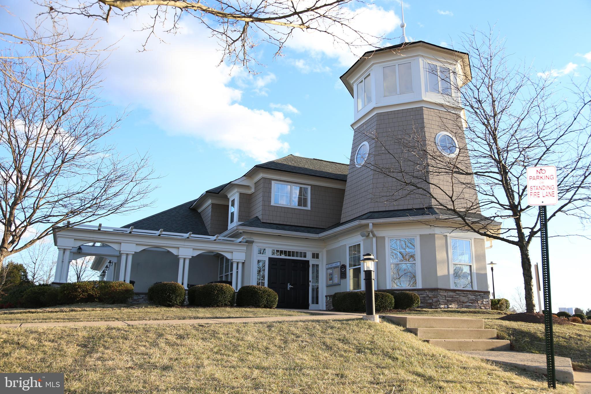 PEMBROOKE - Residential