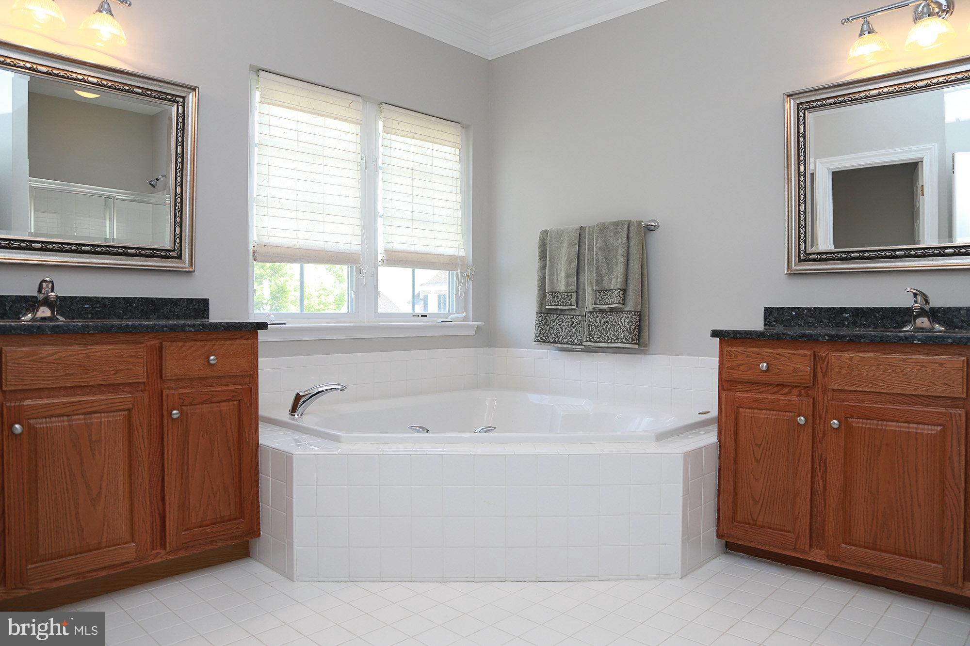 PEMBROOKE - Residential