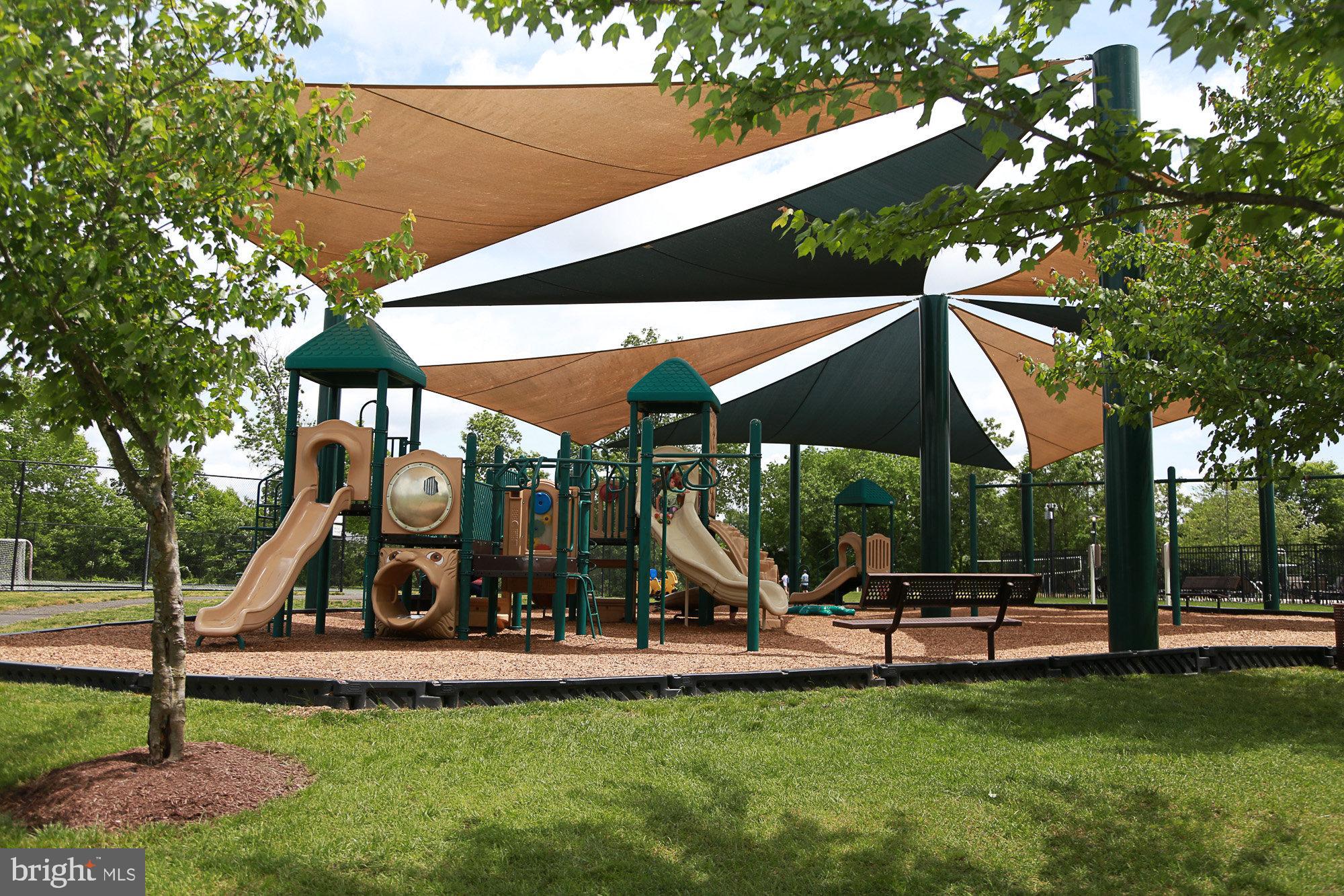 PEMBROOKE - Residential