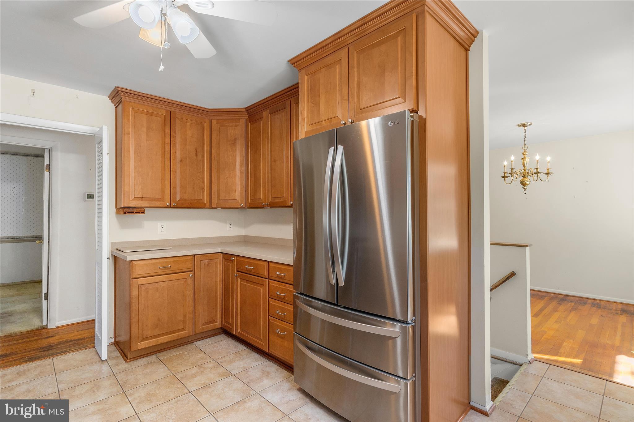 MANHATTAN MANOR - Residential