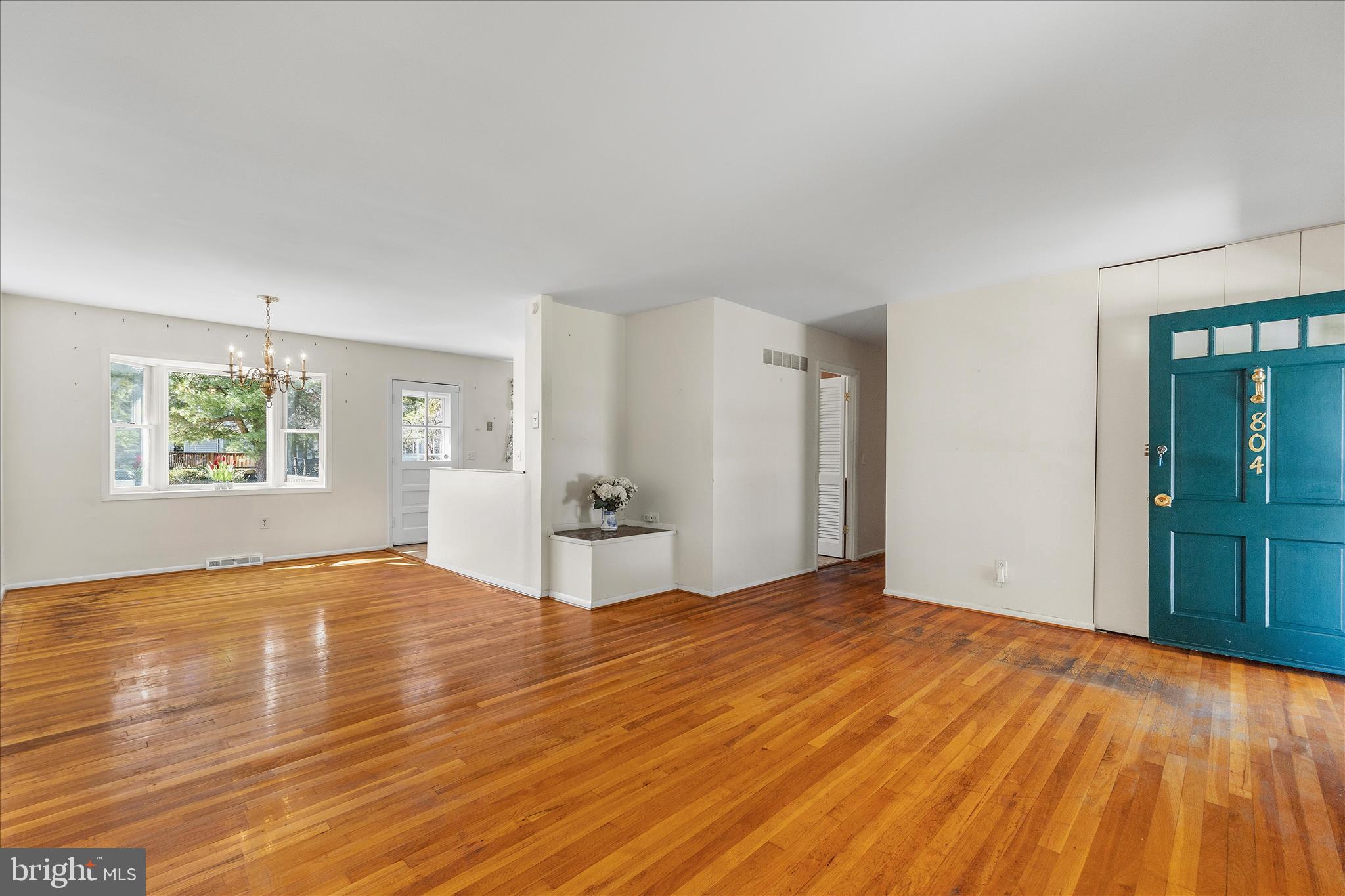 MANHATTAN MANOR - Residential