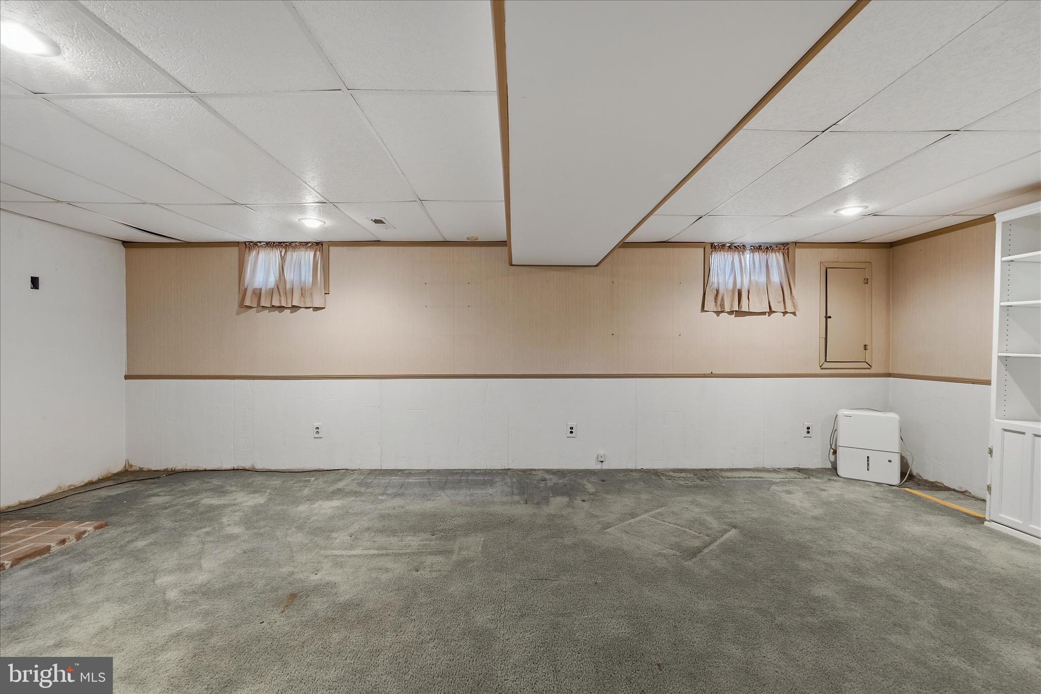 MANHATTAN MANOR - Residential