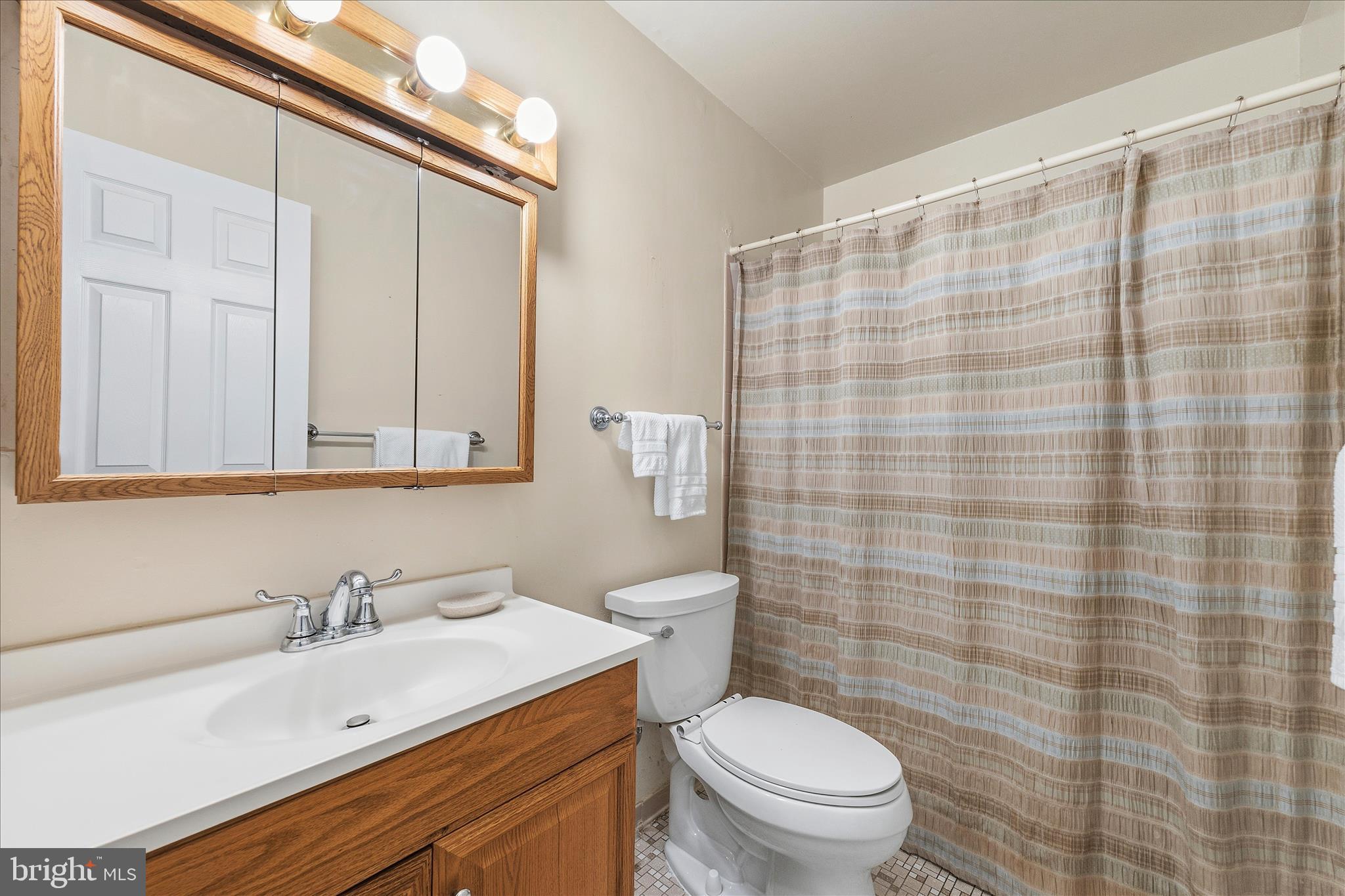 MANHATTAN MANOR - Residential