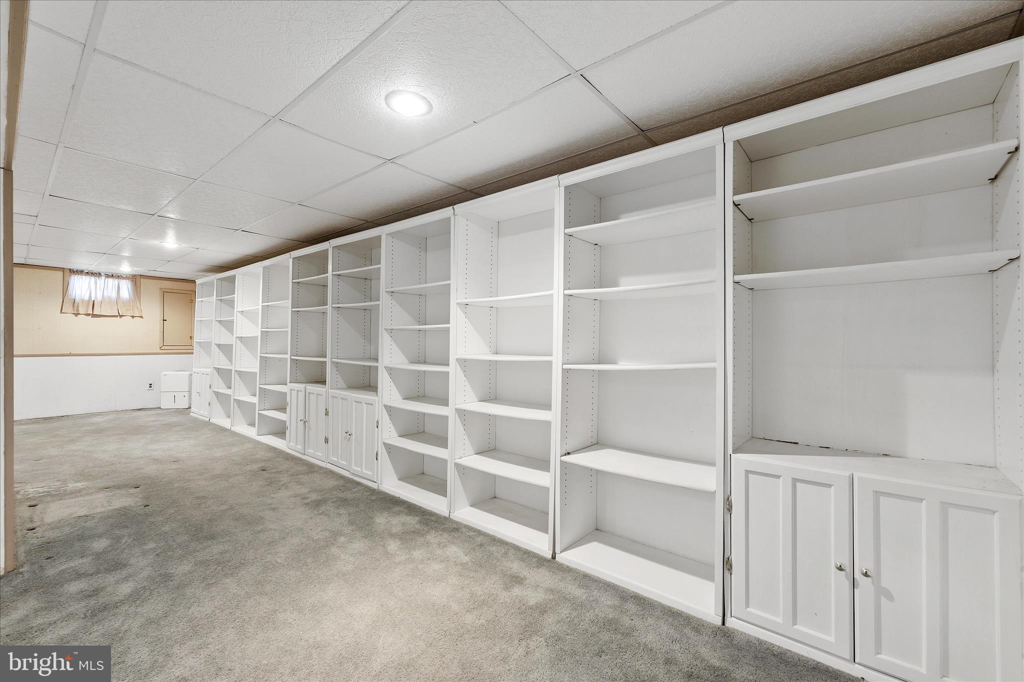 MANHATTAN MANOR - Residential