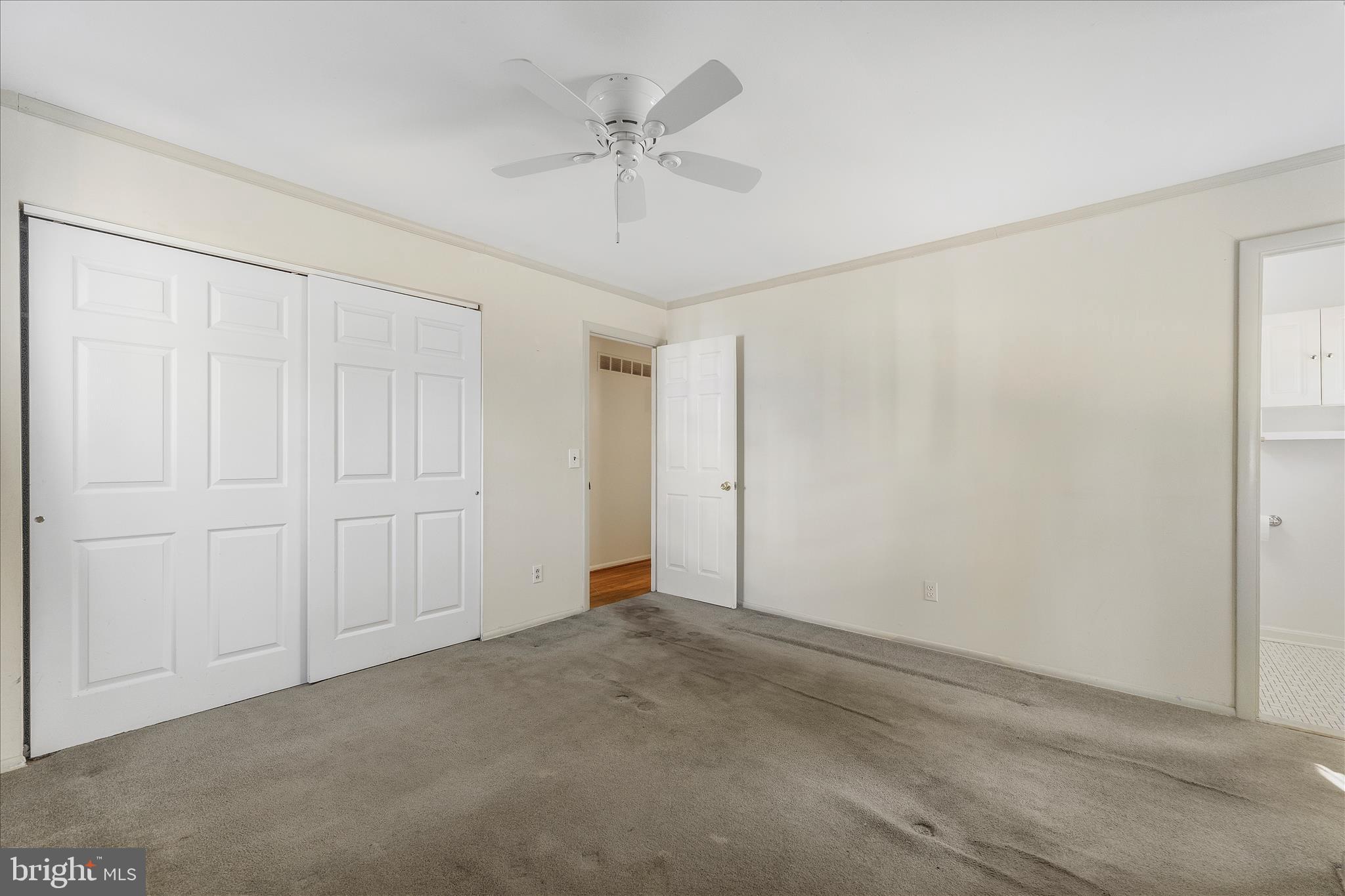 MANHATTAN MANOR - Residential