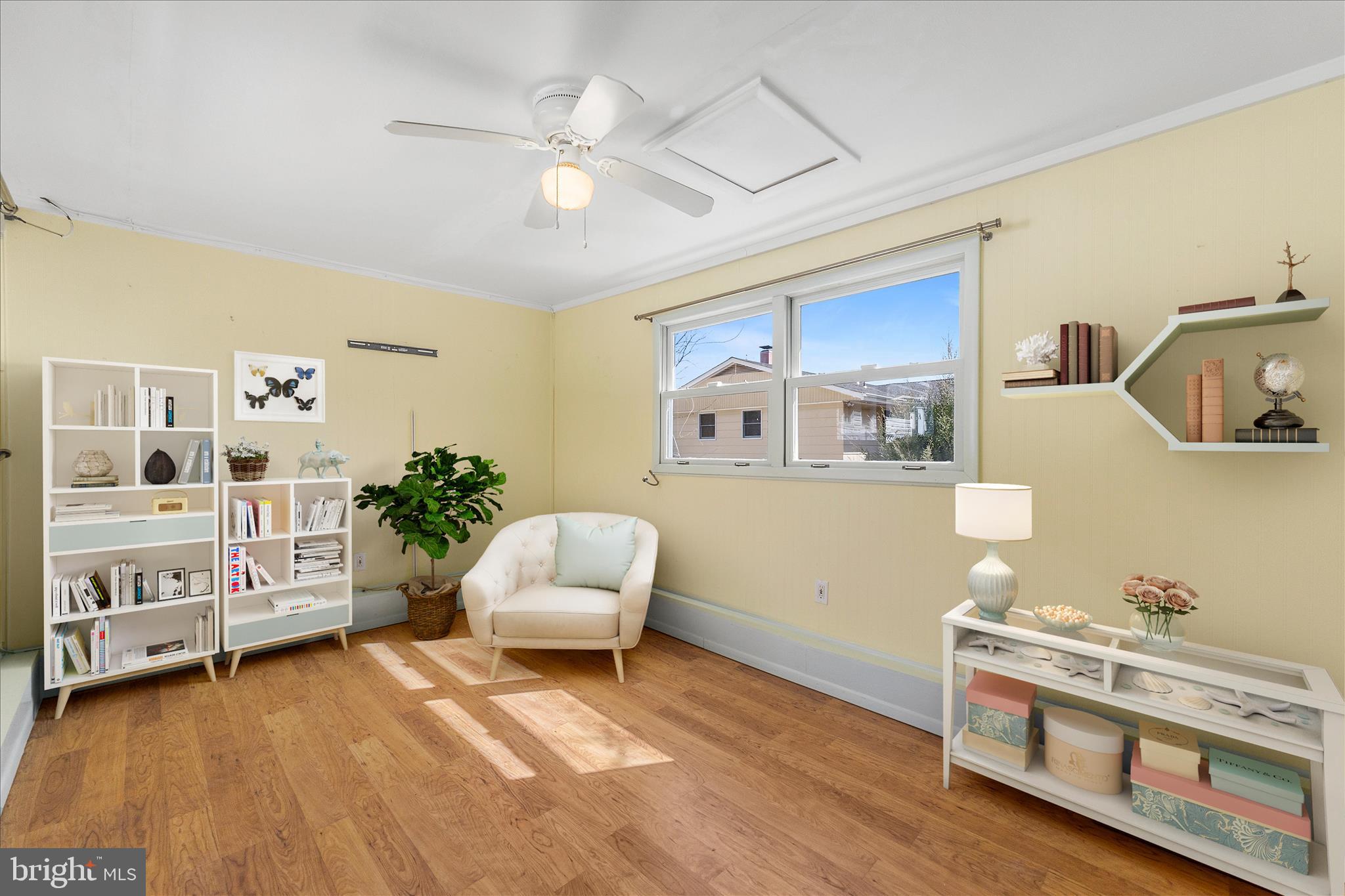 MANHATTAN MANOR - Residential