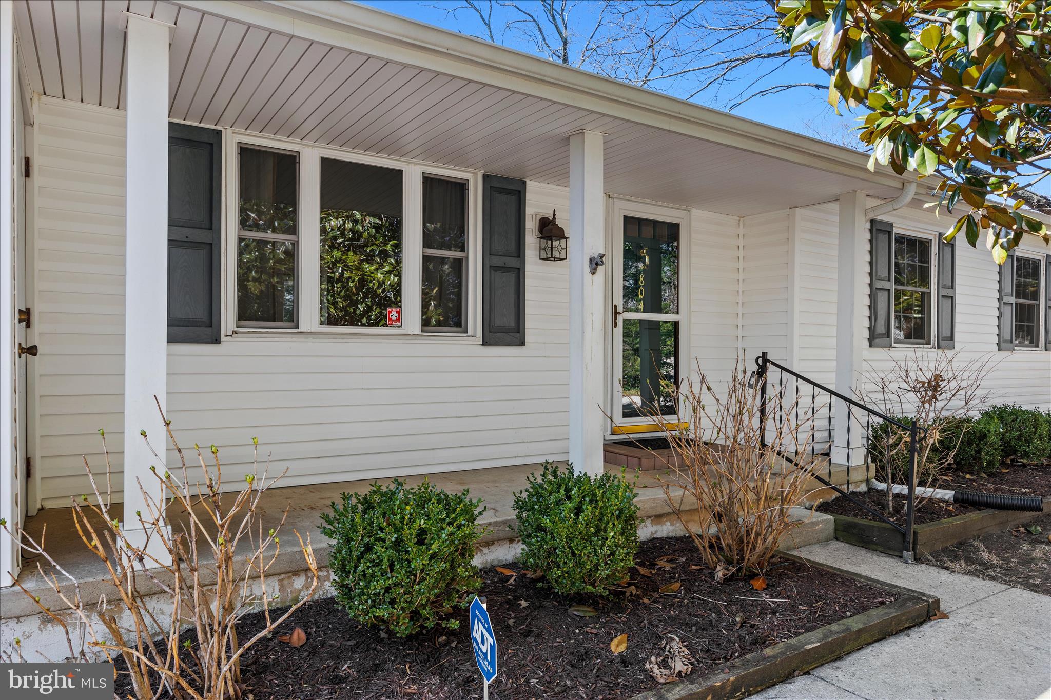 MANHATTAN MANOR - Residential