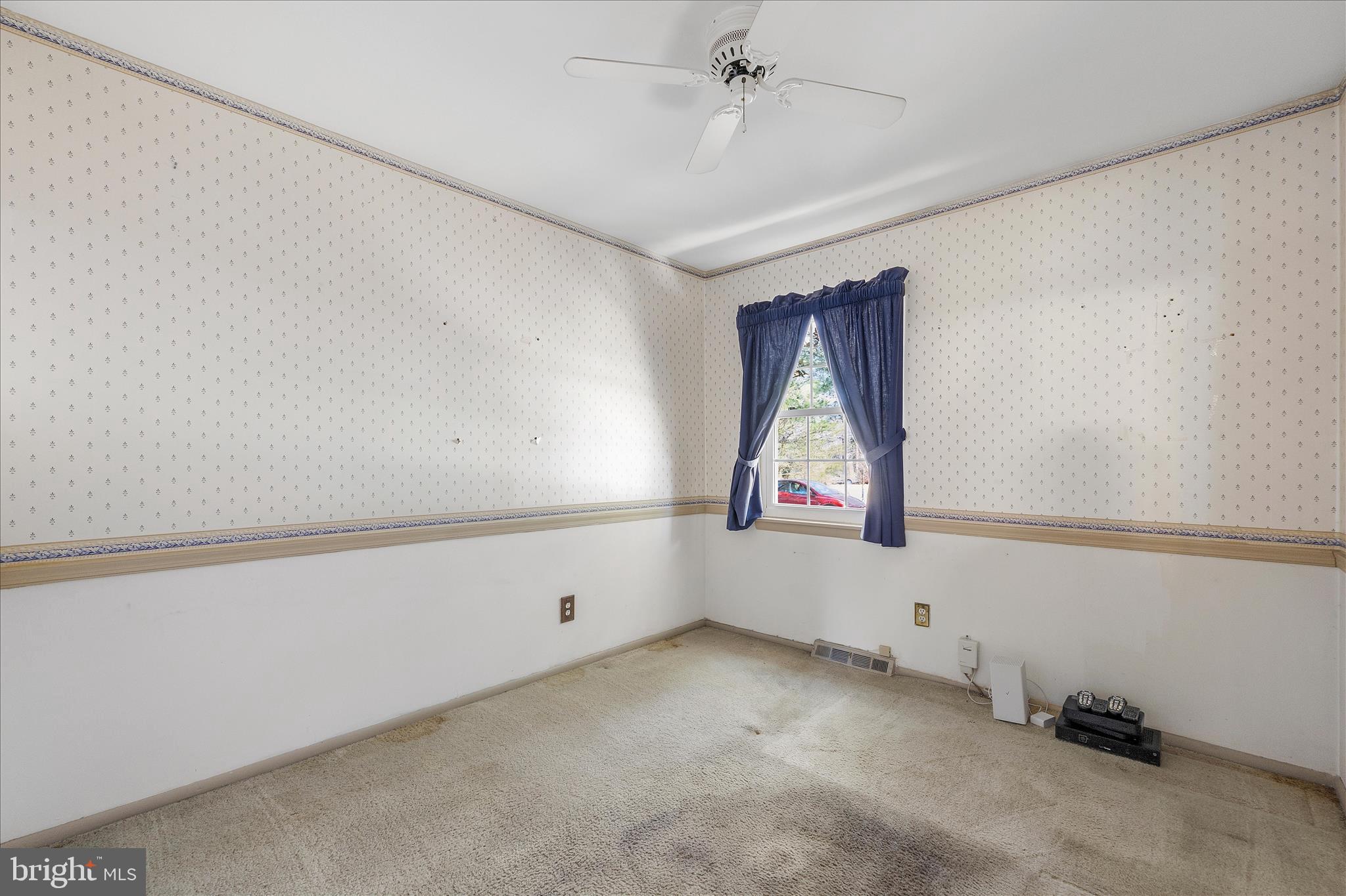 MANHATTAN MANOR - Residential