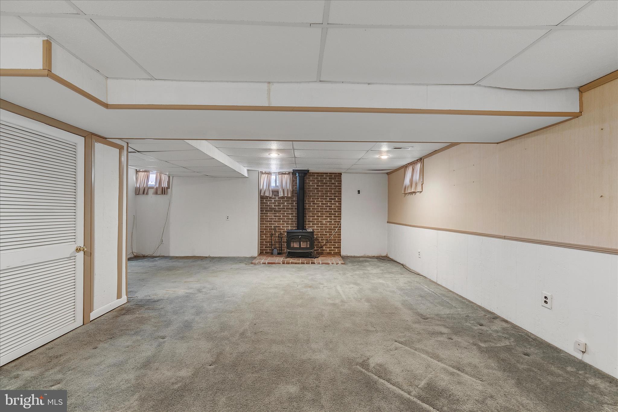 MANHATTAN MANOR - Residential