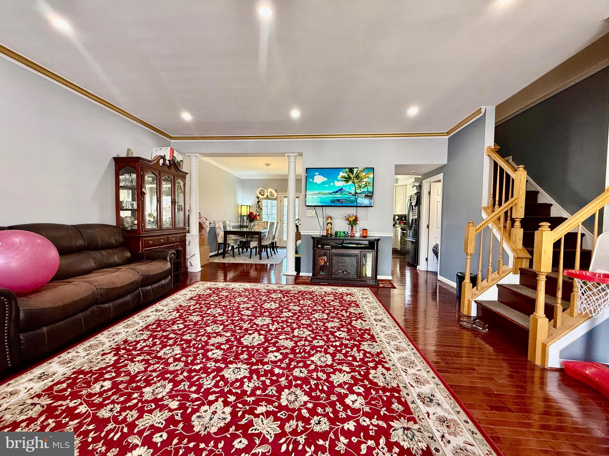 COMPTON VILLAGE - Residential Lease