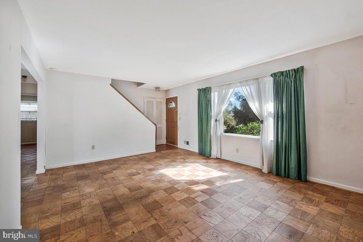 FAIRLAWN-LAUREL - Residential