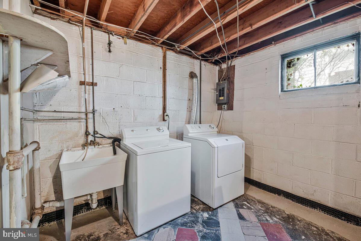 FAIRLAWN-LAUREL - Residential