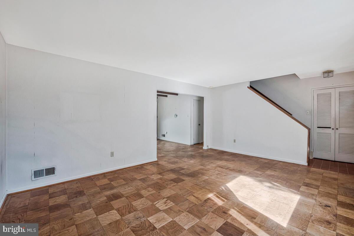 FAIRLAWN-LAUREL - Residential