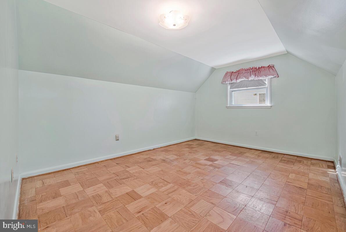 FAIRLAWN-LAUREL - Residential