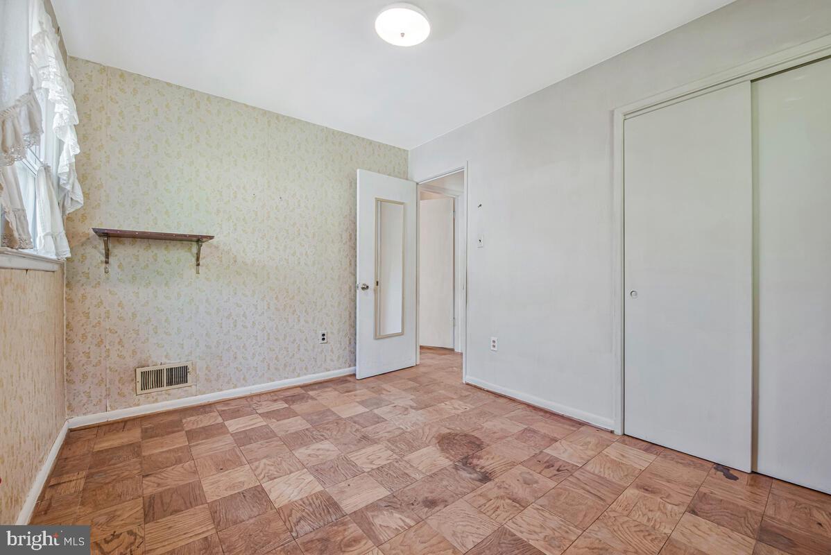 FAIRLAWN-LAUREL - Residential