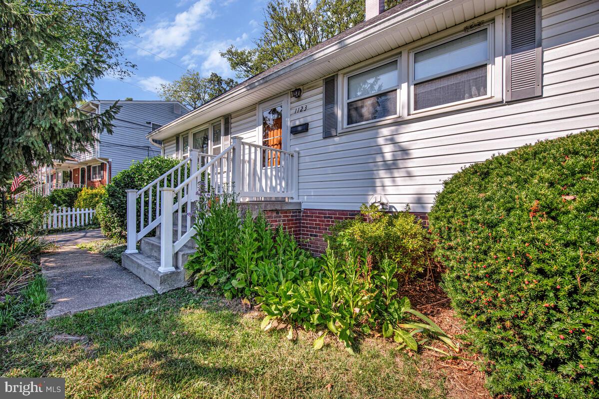 FAIRLAWN-LAUREL - Residential