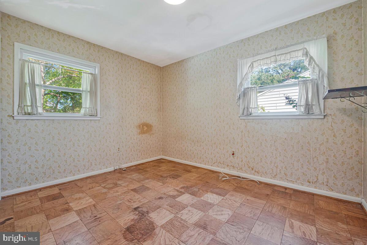 FAIRLAWN-LAUREL - Residential