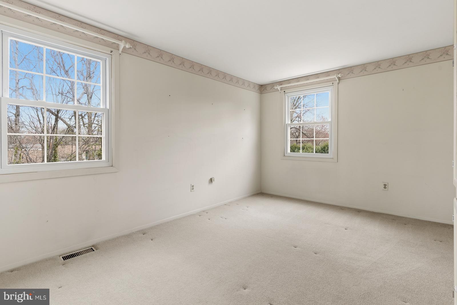 MONTPELIER - Residential